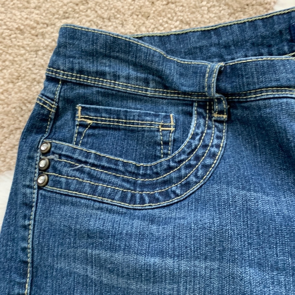 Bandolino Brady Blue Jean Bermuda Shorts-Size 6 - Picture 6 of 11